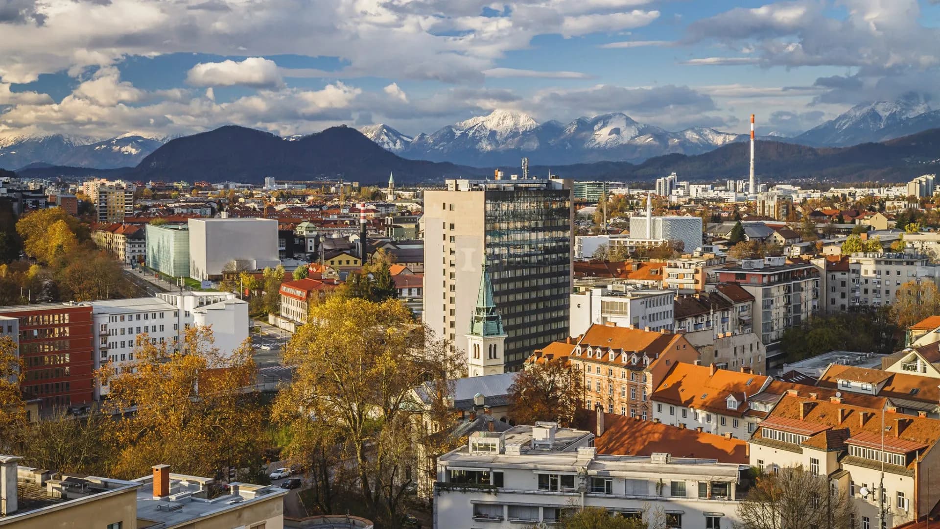 Panorama of Ljubljana in autumn scaled 1