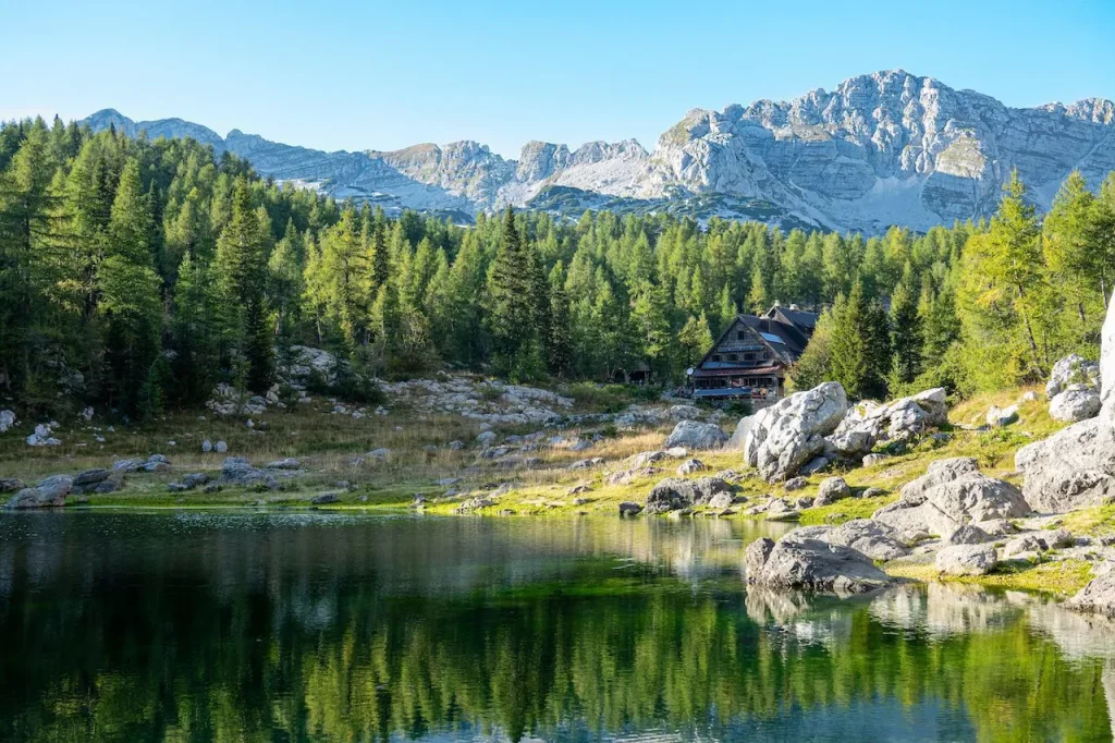 el refugio de los lagos triglav