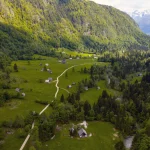 voje vallei in slovenië bij meer bohinj geschaald ()